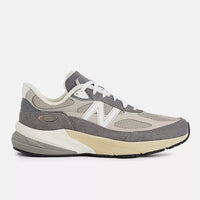 990v6 - Castlerock with Moonrock / 3